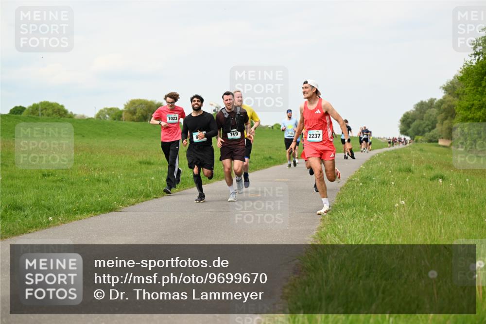 10.05.2026 - 8. Wedeler Halbmarathon Dr. Thomas Lammeyer http://msf.ph/oto/9699670 10.05.2026 11:37:51 Laufen 1023, 719, 2237 meine-sportfotos.de