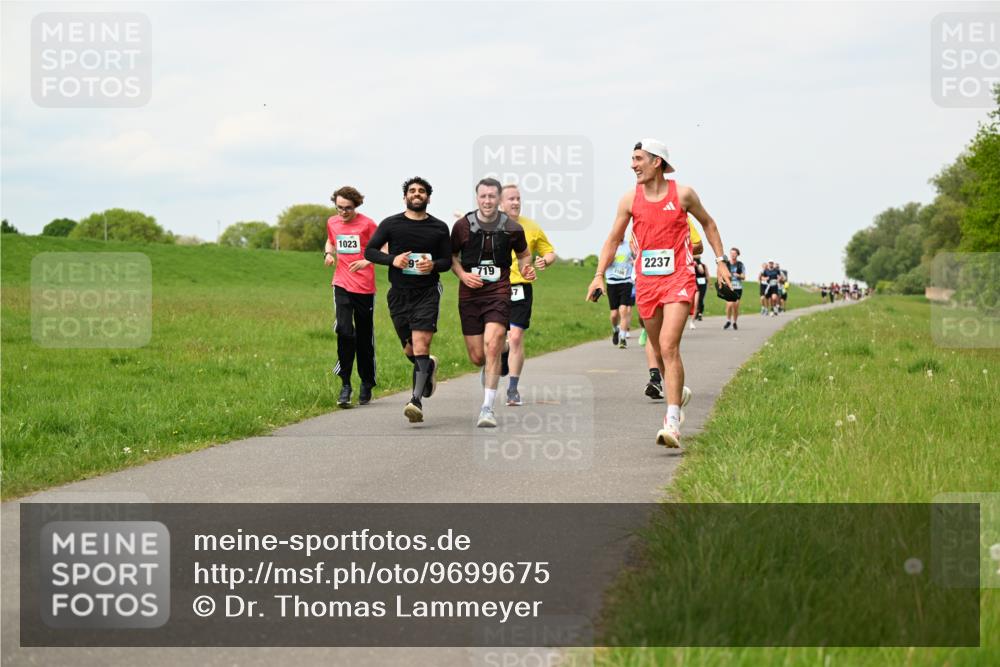 10.05.2026 - 8. Wedeler Halbmarathon Dr. Thomas Lammeyer http://msf.ph/oto/9699675 10.05.2026 11:37:52 Laufen 1023, 2237, 719 meine-sportfotos.de