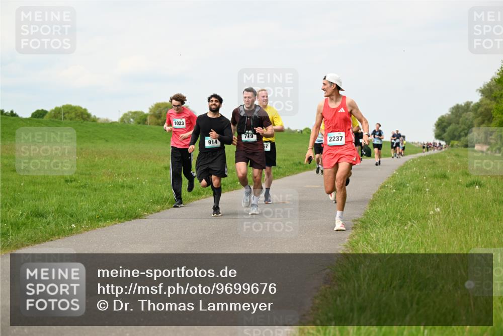 10.05.2026 - 8. Wedeler Halbmarathon Dr. Thomas Lammeyer http://msf.ph/oto/9699676 10.05.2026 11:37:52 Laufen 1023, 914, 719, 2237 meine-sportfotos.de
