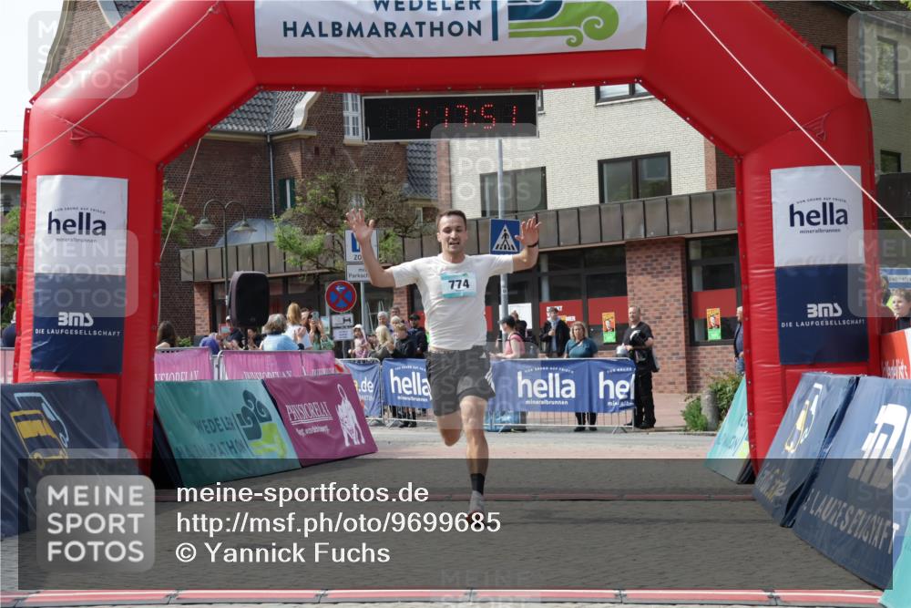10.05.2026 - 8. Wedeler Halbmarathon Yannick Fuchs http://msf.ph/oto/9699685 10.05.2026 11:17:51 Ziel 774, 2246 meine-sportfotos.de