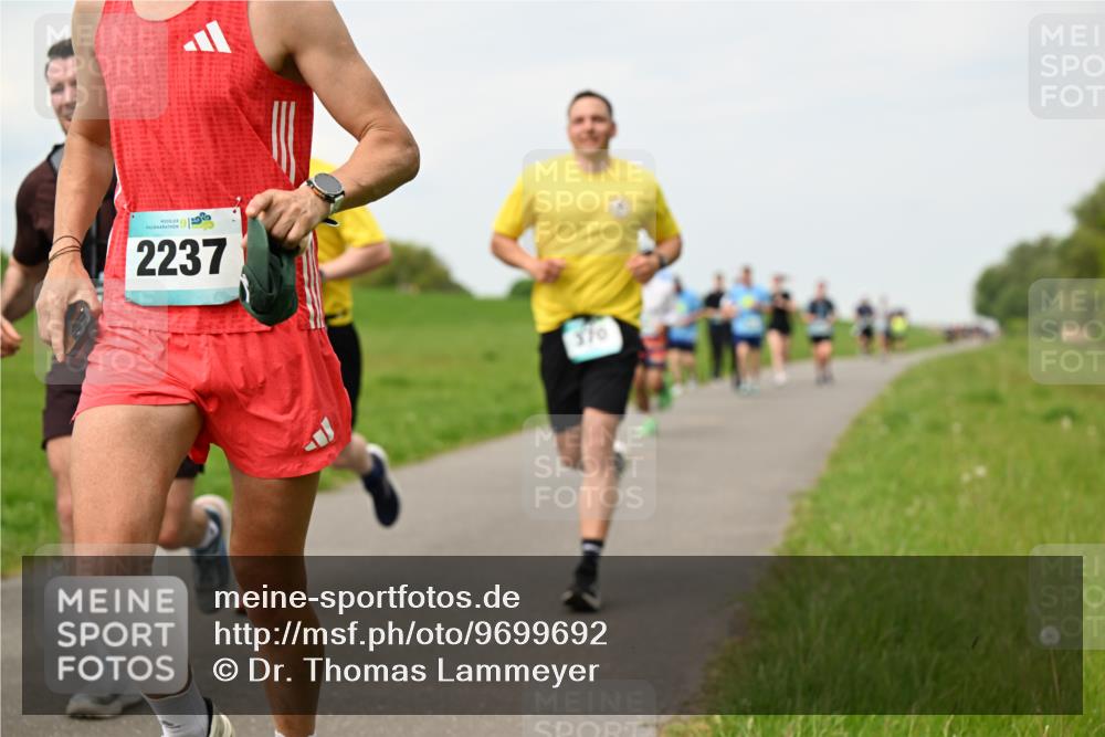 10.05.2026 - 8. Wedeler Halbmarathon Dr. Thomas Lammeyer http://msf.ph/oto/9699692 10.05.2026 11:37:54 Laufen 2237 meine-sportfotos.de