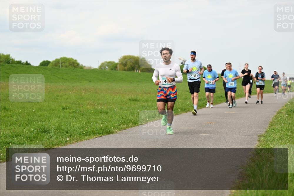 10.05.2026 - 8. Wedeler Halbmarathon Dr. Thomas Lammeyer http://msf.ph/oto/9699710 10.05.2026 11:37:56 Laufen 2108 meine-sportfotos.de