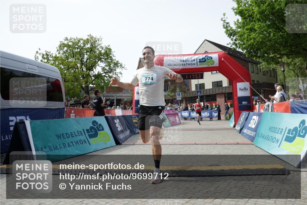 10.05.2026 - 8. Wedeler Halbmarathon Yannick Fuchs http://msf.ph/oto/9699712 10.05.2026 11:17:53 Ziel 774, 2246 meine-sportfotos.de