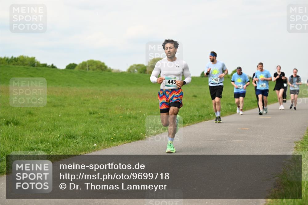 10.05.2026 - 8. Wedeler Halbmarathon Dr. Thomas Lammeyer http://msf.ph/oto/9699718 10.05.2026 11:37:57 Laufen 443, 2108 meine-sportfotos.de