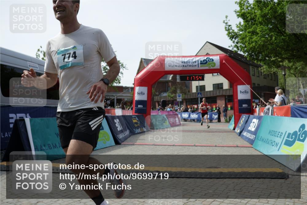 10.05.2026 - 8. Wedeler Halbmarathon Yannick Fuchs http://msf.ph/oto/9699719 10.05.2026 11:17:53 Ziel 774, 2246 meine-sportfotos.de