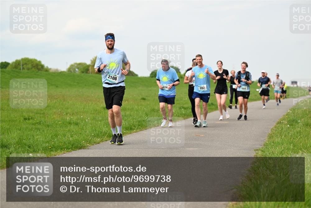 10.05.2026 - 8. Wedeler Halbmarathon Dr. Thomas Lammeyer http://msf.ph/oto/9699738 10.05.2026 11:37:59 Laufen 2108, 664, 282, 224 meine-sportfotos.de
