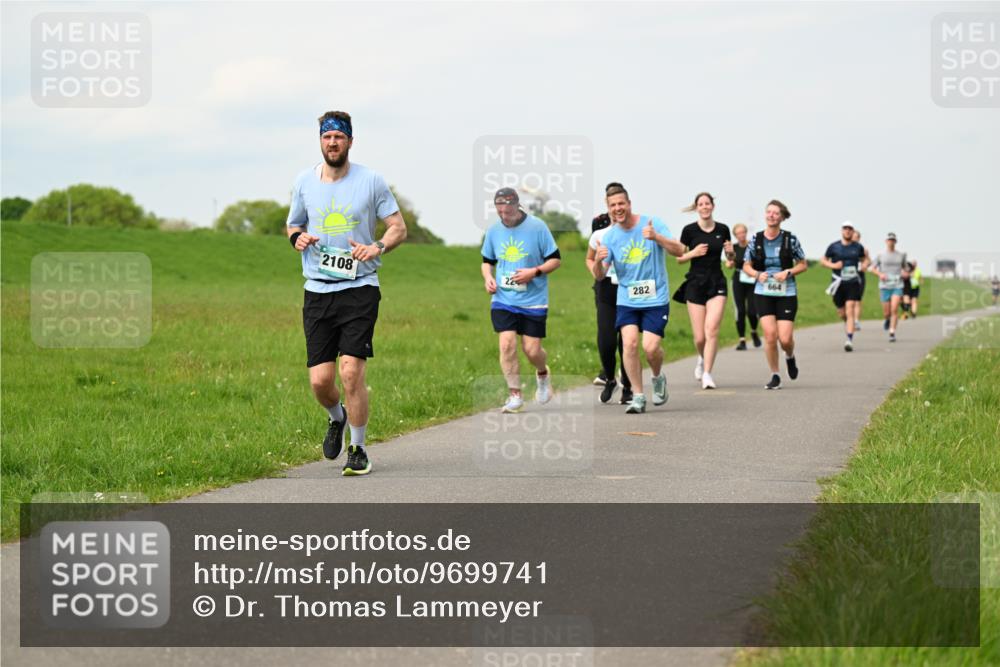 10.05.2026 - 8. Wedeler Halbmarathon Dr. Thomas Lammeyer http://msf.ph/oto/9699741 10.05.2026 11:37:59 Laufen 2108, 282 meine-sportfotos.de
