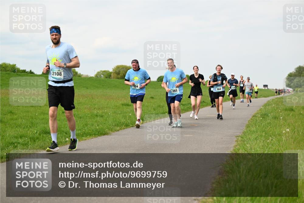 10.05.2026 - 8. Wedeler Halbmarathon Dr. Thomas Lammeyer http://msf.ph/oto/9699759 10.05.2026 11:38:01 Laufen 2108, 224, 282, 664, 2186 meine-sportfotos.de