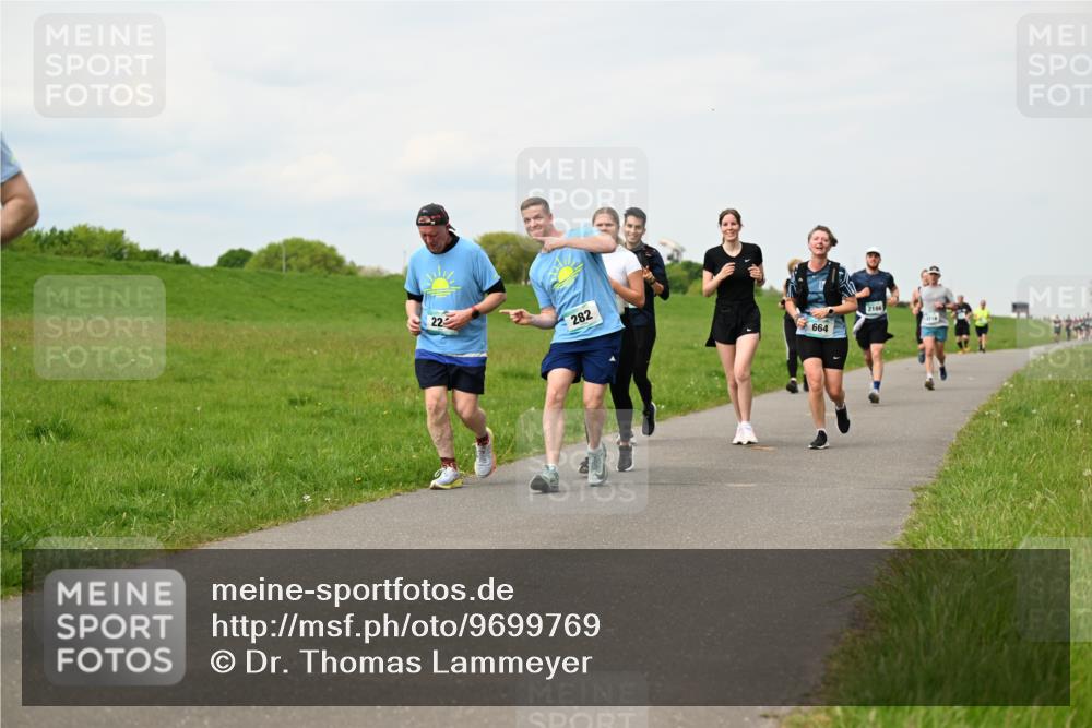 10.05.2026 - 8. Wedeler Halbmarathon Dr. Thomas Lammeyer http://msf.ph/oto/9699769 10.05.2026 11:38:02 Laufen 223, 282, 664, 2186 meine-sportfotos.de