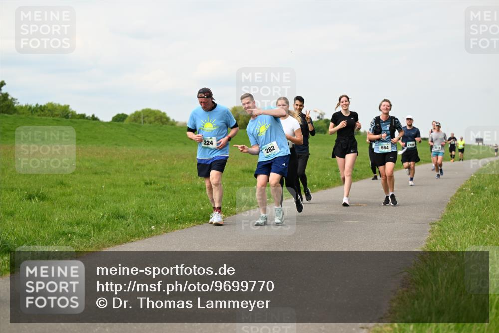 10.05.2026 - 8. Wedeler Halbmarathon Dr. Thomas Lammeyer http://msf.ph/oto/9699770 10.05.2026 11:38:02 Laufen 224, 282, 664, 2186 meine-sportfotos.de