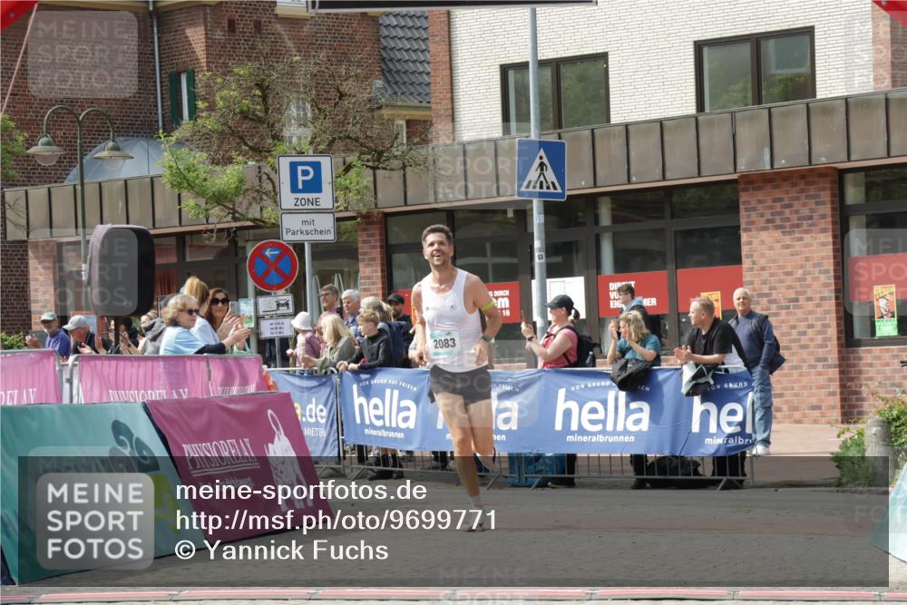 10.05.2026 - 8. Wedeler Halbmarathon Yannick Fuchs http://msf.ph/oto/9699771 10.05.2026 11:18:12 Ziel 802, 2083 meine-sportfotos.de