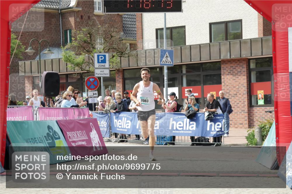 10.05.2026 - 8. Wedeler Halbmarathon Yannick Fuchs http://msf.ph/oto/9699775 10.05.2026 11:18:13 Ziel 802, 2083 meine-sportfotos.de