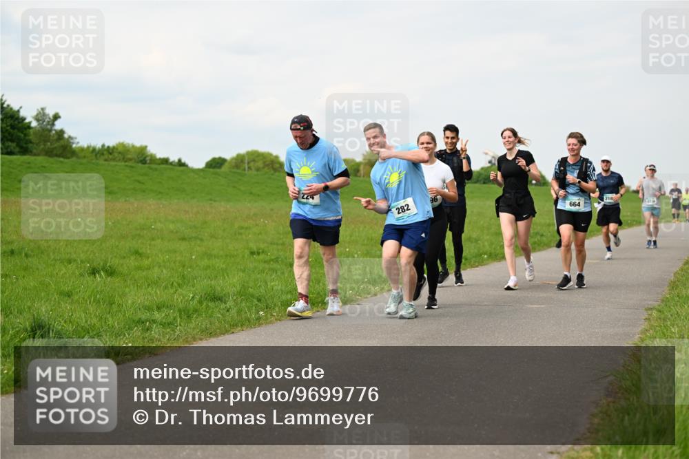 10.05.2026 - 8. Wedeler Halbmarathon Dr. Thomas Lammeyer http://msf.ph/oto/9699776 10.05.2026 11:38:03 Laufen 282, 218, 2216, 664 meine-sportfotos.de
