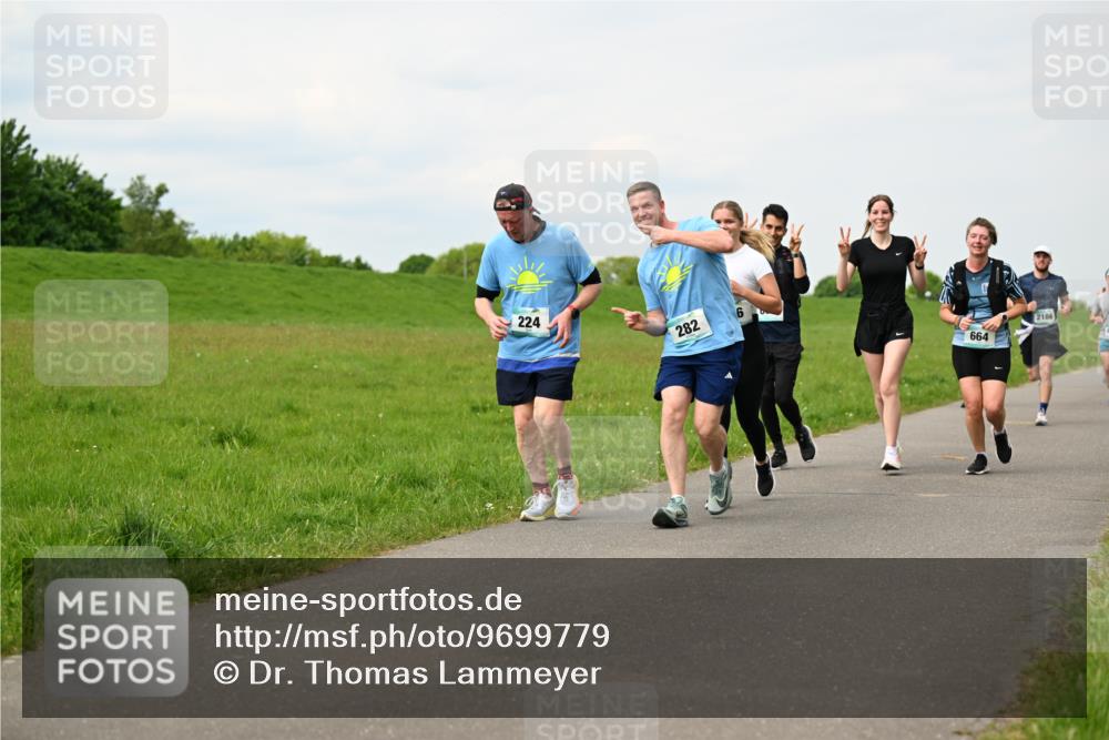 10.05.2026 - 8. Wedeler Halbmarathon Dr. Thomas Lammeyer http://msf.ph/oto/9699779 10.05.2026 11:38:03 Laufen 224, 282, 664, 2186 meine-sportfotos.de