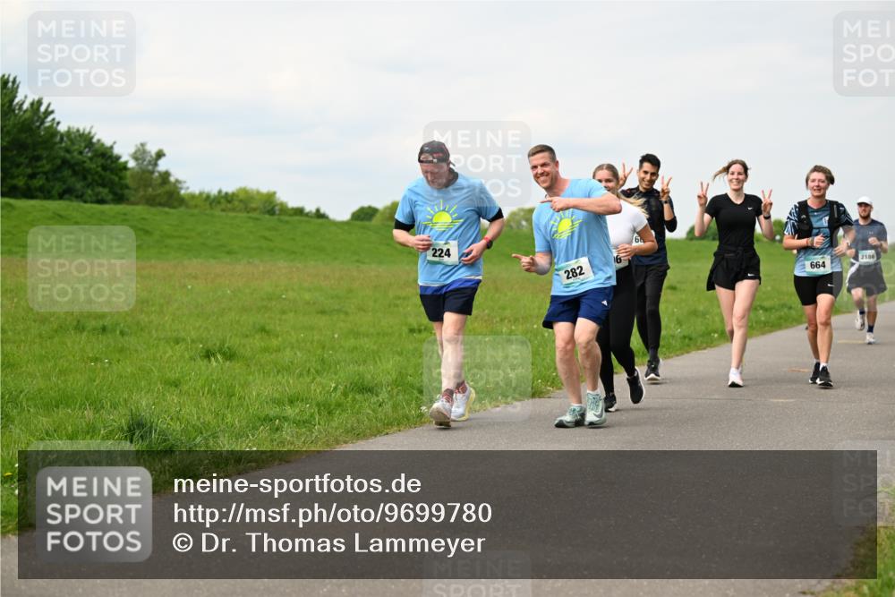 10.05.2026 - 8. Wedeler Halbmarathon Dr. Thomas Lammeyer http://msf.ph/oto/9699780 10.05.2026 11:38:03 Laufen 224, 282, 664, 2186 meine-sportfotos.de