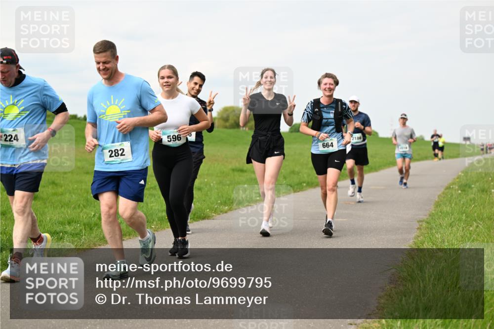 10.05.2026 - 8. Wedeler Halbmarathon Dr. Thomas Lammeyer http://msf.ph/oto/9699795 10.05.2026 11:38:05 Laufen 224, 282, 596, 664, 2186 meine-sportfotos.de