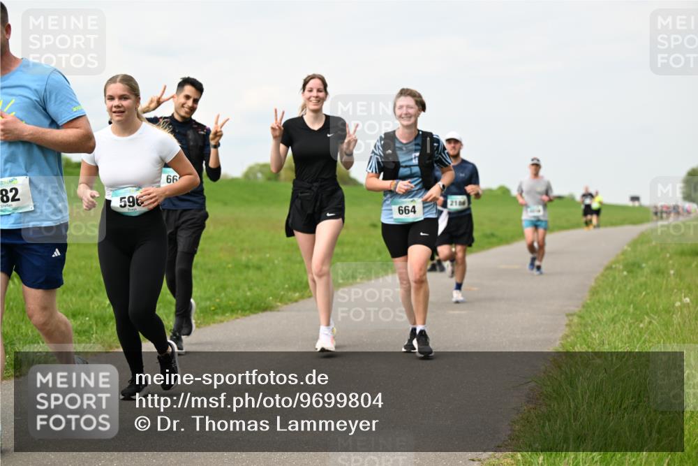 10.05.2026 - 8. Wedeler Halbmarathon Dr. Thomas Lammeyer http://msf.ph/oto/9699804 10.05.2026 11:38:05 Laufen 596, 664 meine-sportfotos.de