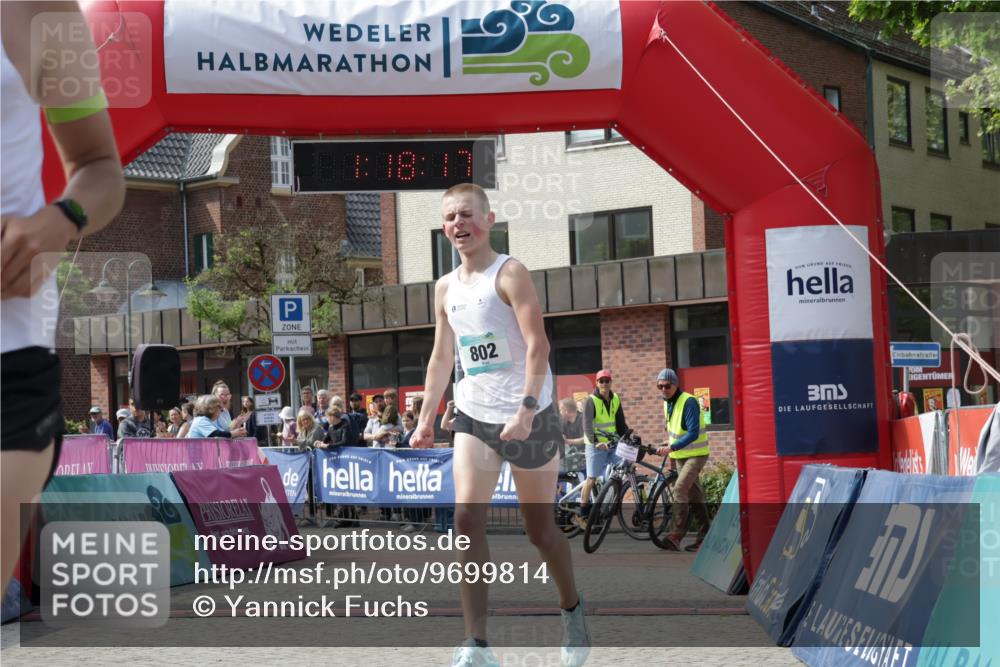 10.05.2026 - 8. Wedeler Halbmarathon Yannick Fuchs http://msf.ph/oto/9699814 10.05.2026 11:18:16 Ziel 802, 2083 meine-sportfotos.de