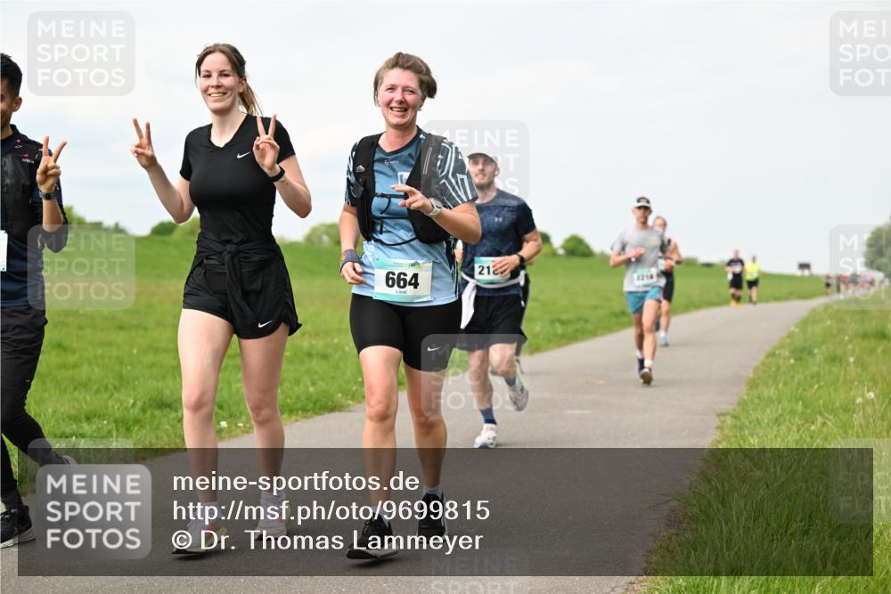 10.05.2026 - 8. Wedeler Halbmarathon Dr. Thomas Lammeyer http://msf.ph/oto/9699815 10.05.2026 11:38:07 Laufen 664, 212 meine-sportfotos.de