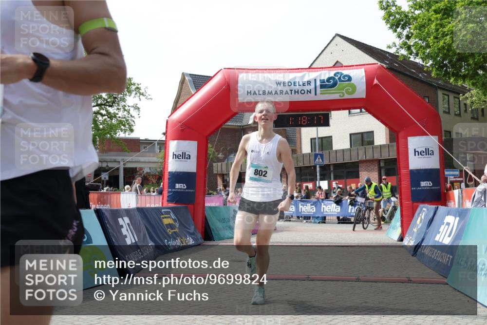 10.05.2026 - 8. Wedeler Halbmarathon Yannick Fuchs http://msf.ph/oto/9699824 10.05.2026 11:18:17 Ziel 802, 2083 meine-sportfotos.de