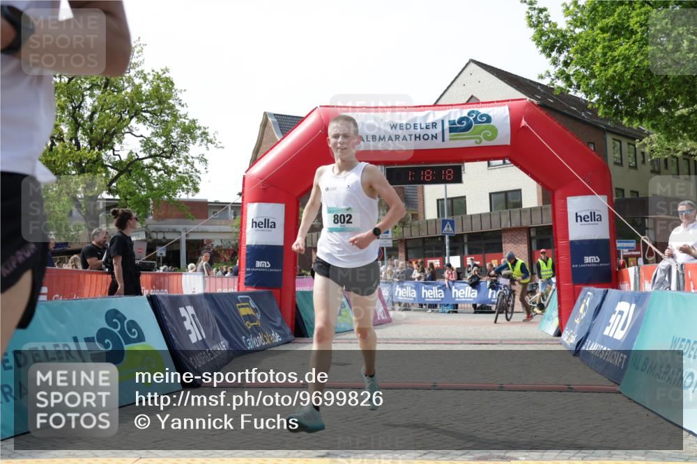 10.05.2026 - 8. Wedeler Halbmarathon Yannick Fuchs http://msf.ph/oto/9699826 10.05.2026 11:18:17 Ziel 802, 2083 meine-sportfotos.de