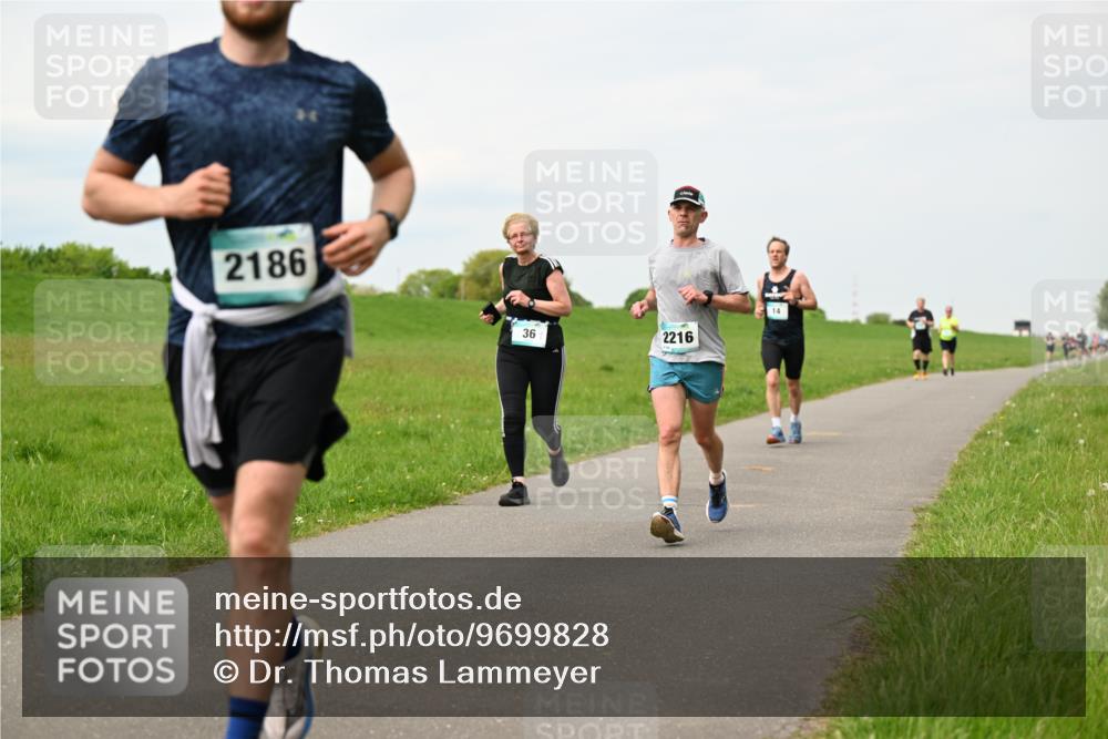10.05.2026 - 8. Wedeler Halbmarathon Dr. Thomas Lammeyer http://msf.ph/oto/9699828 10.05.2026 11:38:08 Laufen 2186, 2216 meine-sportfotos.de