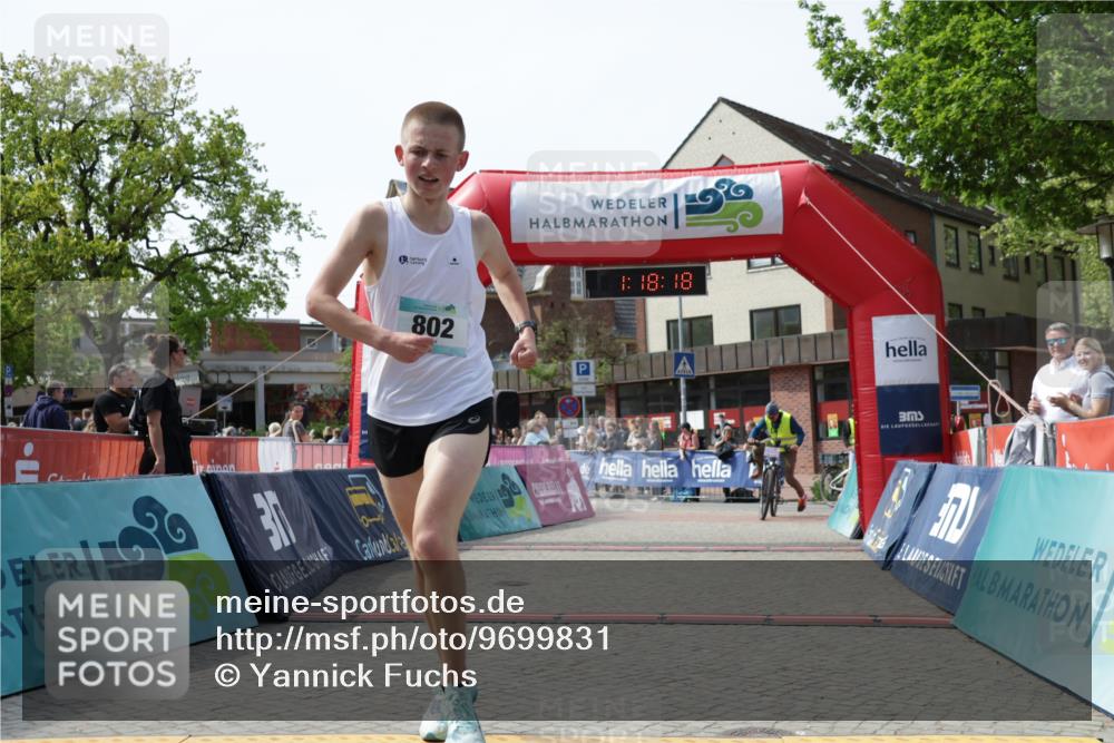 10.05.2026 - 8. Wedeler Halbmarathon Yannick Fuchs http://msf.ph/oto/9699831 10.05.2026 11:18:18 Ziel 802, 2083 meine-sportfotos.de