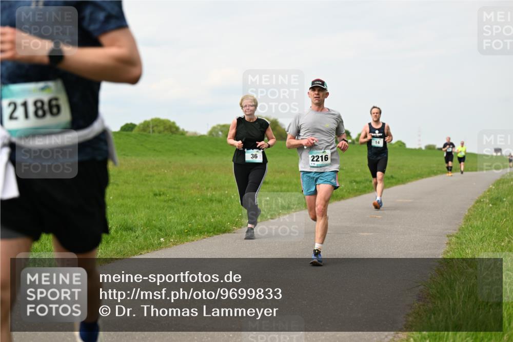 10.05.2026 - 8. Wedeler Halbmarathon Dr. Thomas Lammeyer http://msf.ph/oto/9699833 10.05.2026 11:38:09 Laufen 2186, 2216 meine-sportfotos.de