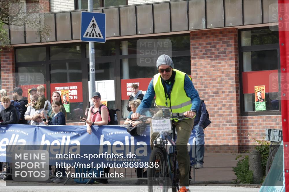 10.05.2026 - 8. Wedeler Halbmarathon Yannick Fuchs http://msf.ph/oto/9699836 10.05.2026 11:18:19 Ziel 802, 2083 meine-sportfotos.de