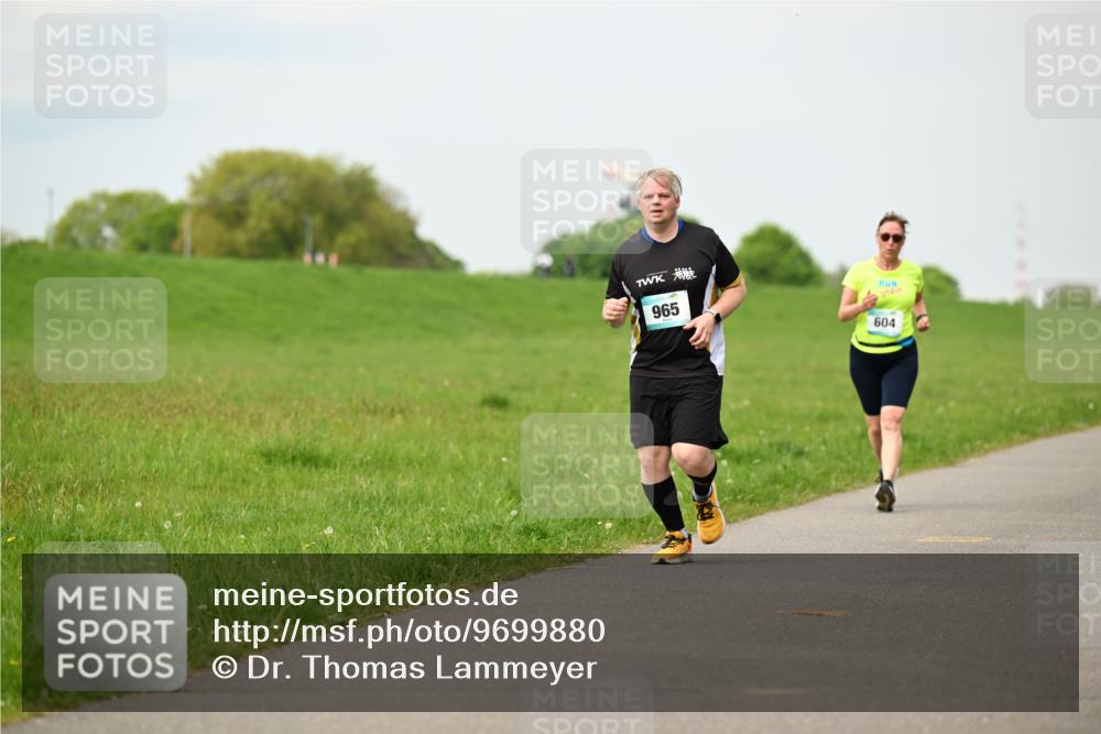 10.05.2026 - 8. Wedeler Halbmarathon Dr. Thomas Lammeyer http://msf.ph/oto/9699880 10.05.2026 11:38:19 Laufen 965, 604 meine-sportfotos.de