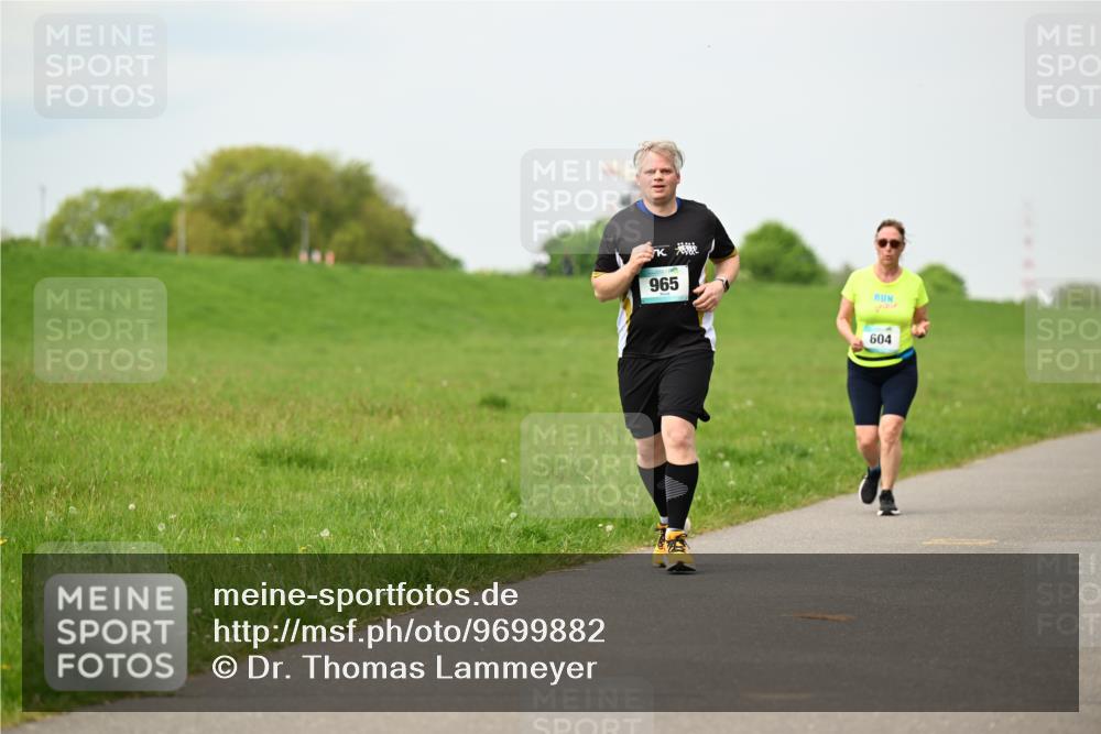 10.05.2026 - 8. Wedeler Halbmarathon Dr. Thomas Lammeyer http://msf.ph/oto/9699882 10.05.2026 11:38:20 Laufen 965, 604 meine-sportfotos.de