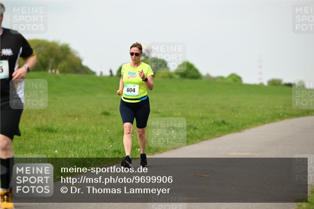 10.05.2026 - 8. Wedeler Halbmarathon Dr. Thomas Lammeyer http://msf.ph/oto/9699906 10.05.2026 11:38:23 Laufen 604 meine-sportfotos.de