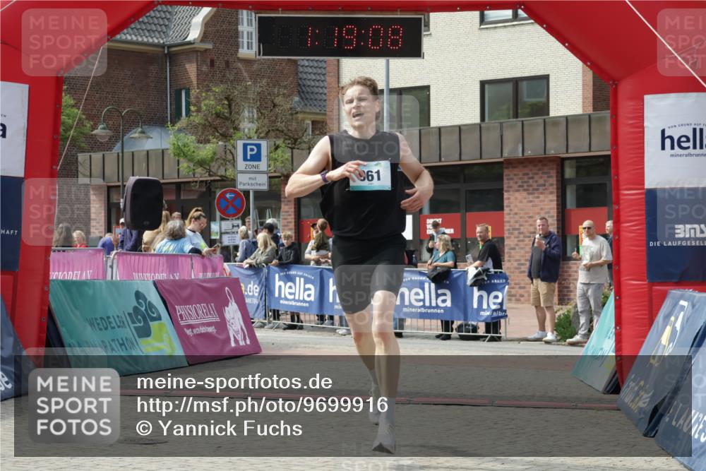 10.05.2026 - 8. Wedeler Halbmarathon Yannick Fuchs http://msf.ph/oto/9699916 10.05.2026 11:19:07 Ziel 961 meine-sportfotos.de
