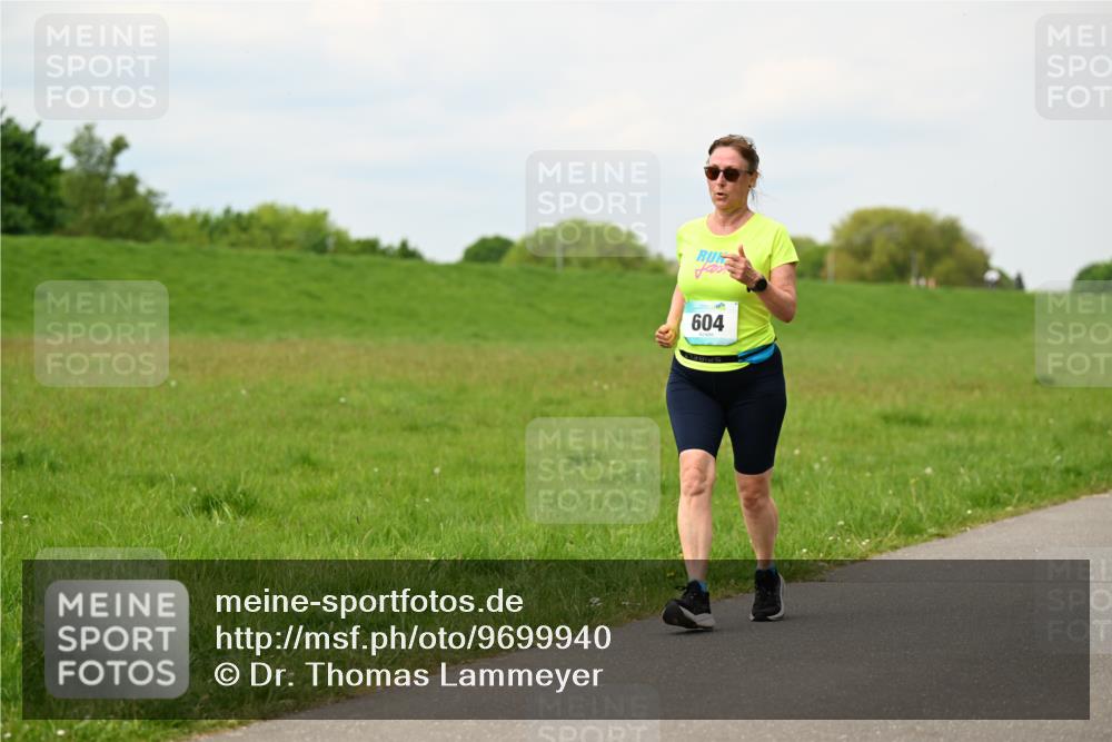 10.05.2026 - 8. Wedeler Halbmarathon Dr. Thomas Lammeyer http://msf.ph/oto/9699940 10.05.2026 11:38:25 Laufen 604 meine-sportfotos.de