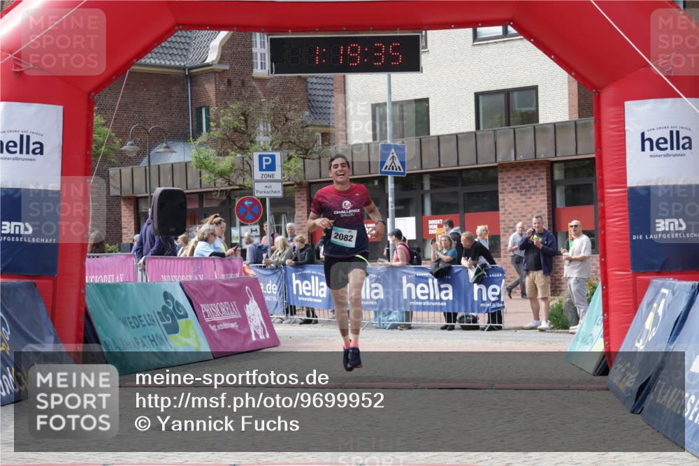 10.05.2026 - 8. Wedeler Halbmarathon Yannick Fuchs http://msf.ph/oto/9699952 10.05.2026 11:19:34 Ziel 2082 meine-sportfotos.de