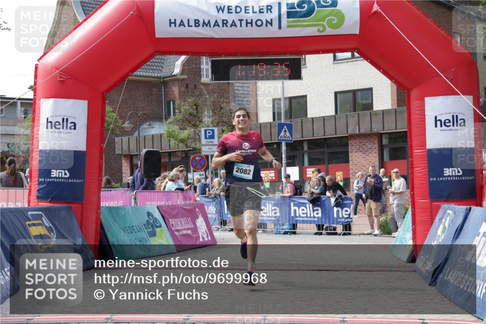 10.05.2026 - 8. Wedeler Halbmarathon Yannick Fuchs http://msf.ph/oto/9699968 10.05.2026 11:19:35 Ziel 2082 meine-sportfotos.de