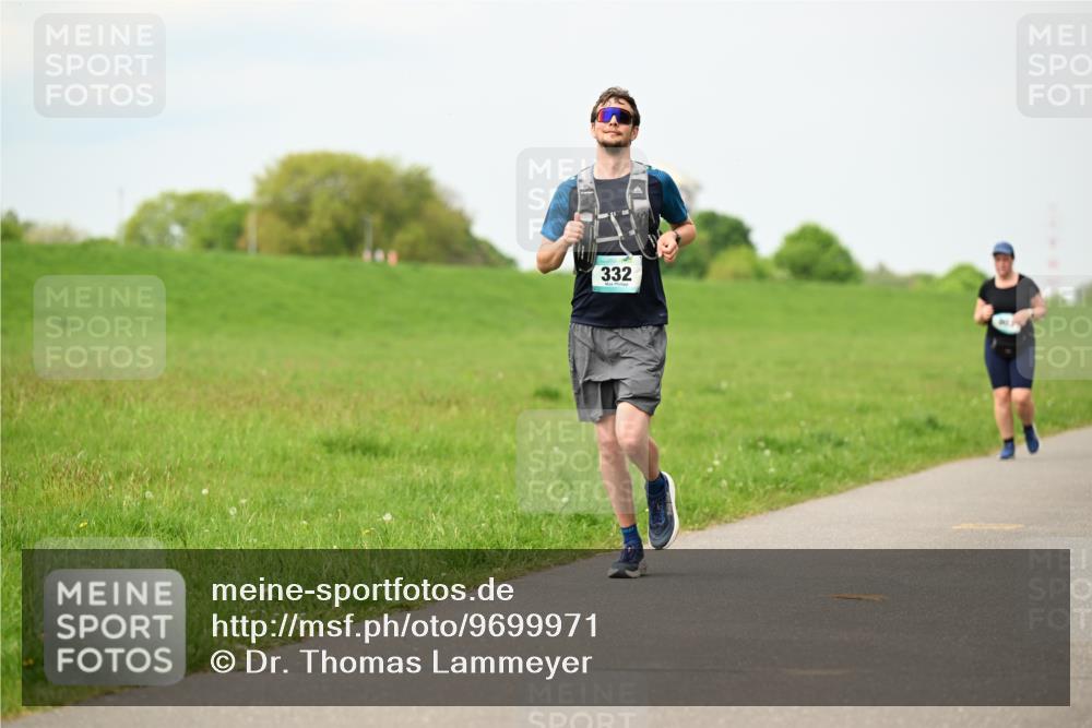 10.05.2026 - 8. Wedeler Halbmarathon Dr. Thomas Lammeyer http://msf.ph/oto/9699971 10.05.2026 11:38:45 Laufen 332 meine-sportfotos.de