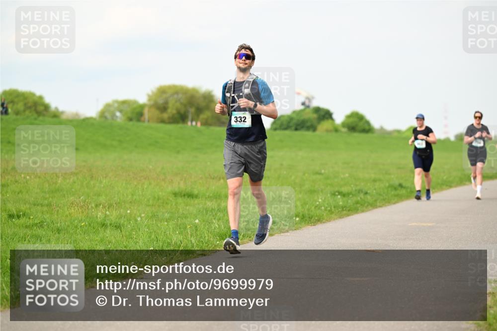 10.05.2026 - 8. Wedeler Halbmarathon Dr. Thomas Lammeyer http://msf.ph/oto/9699979 10.05.2026 11:38:45 Laufen 332 meine-sportfotos.de