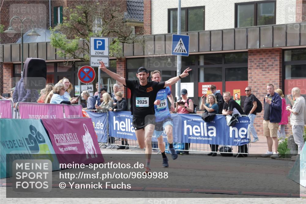10.05.2026 - 8. Wedeler Halbmarathon Yannick Fuchs http://msf.ph/oto/9699988 10.05.2026 11:19:43 Ziel 279, 2025 meine-sportfotos.de