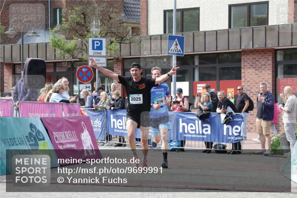 10.05.2026 - 8. Wedeler Halbmarathon Yannick Fuchs http://msf.ph/oto/9699991 10.05.2026 11:19:43 Ziel 279, 2025 meine-sportfotos.de