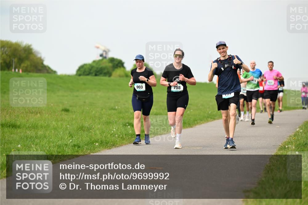 10.05.2026 - 8. Wedeler Halbmarathon Dr. Thomas Lammeyer http://msf.ph/oto/9699992 10.05.2026 11:38:49 Laufen 903, 758 meine-sportfotos.de