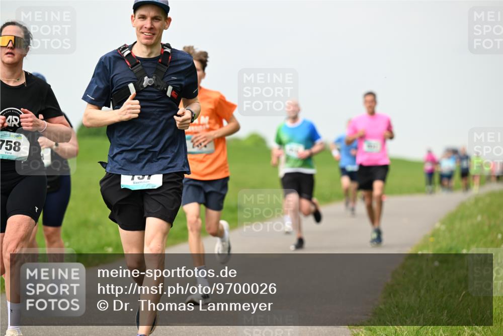 10.05.2026 - 8. Wedeler Halbmarathon Dr. Thomas Lammeyer http://msf.ph/oto/9700026 10.05.2026 11:38:52 Laufen 758 meine-sportfotos.de