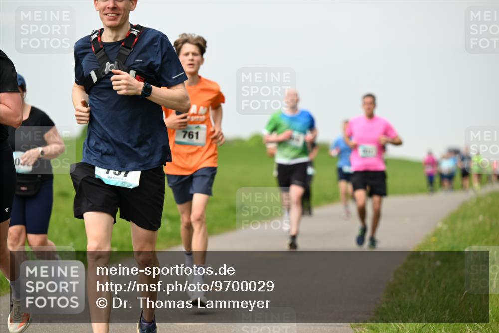 10.05.2026 - 8. Wedeler Halbmarathon Dr. Thomas Lammeyer http://msf.ph/oto/9700029 10.05.2026 11:38:53 Laufen 761 meine-sportfotos.de