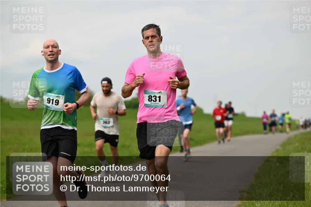 10.05.2026 - 8. Wedeler Halbmarathon Dr. Thomas Lammeyer http://msf.ph/oto/9700064 10.05.2026 11:38:57 Laufen 919, 362, 831 meine-sportfotos.de