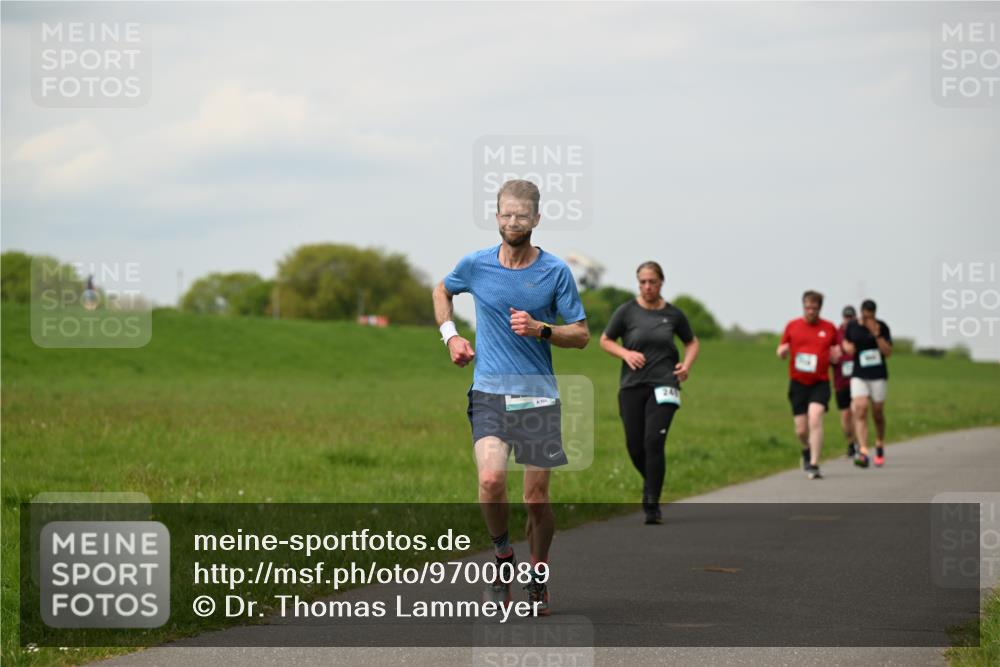 10.05.2026 - 8. Wedeler Halbmarathon Dr. Thomas Lammeyer http://msf.ph/oto/9700089 10.05.2026 11:39:00 Laufen  meine-sportfotos.de