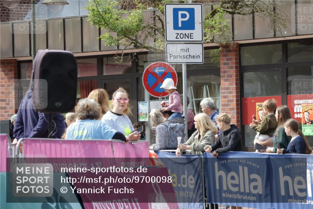 10.05.2026 - 8. Wedeler Halbmarathon Yannick Fuchs http://msf.ph/oto/9700098 10.05.2026 11:20:11 Ziel  meine-sportfotos.de