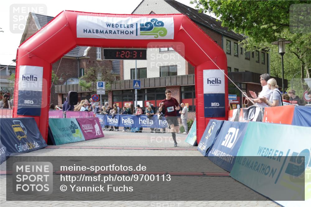 10.05.2026 - 8. Wedeler Halbmarathon Yannick Fuchs http://msf.ph/oto/9700113 10.05.2026 11:20:30 Ziel 788 meine-sportfotos.de