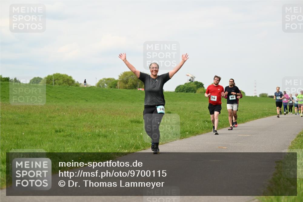 10.05.2026 - 8. Wedeler Halbmarathon Dr. Thomas Lammeyer http://msf.ph/oto/9700115 10.05.2026 11:39:03 Laufen 249, 710, 905 meine-sportfotos.de