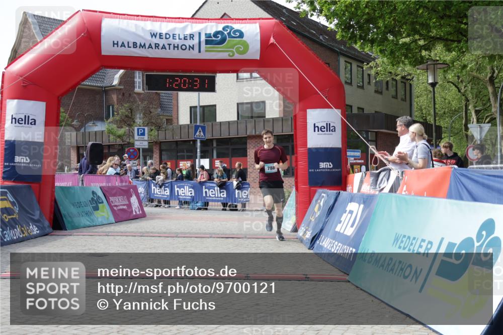 10.05.2026 - 8. Wedeler Halbmarathon Yannick Fuchs http://msf.ph/oto/9700121 10.05.2026 11:20:31 Ziel 788 meine-sportfotos.de