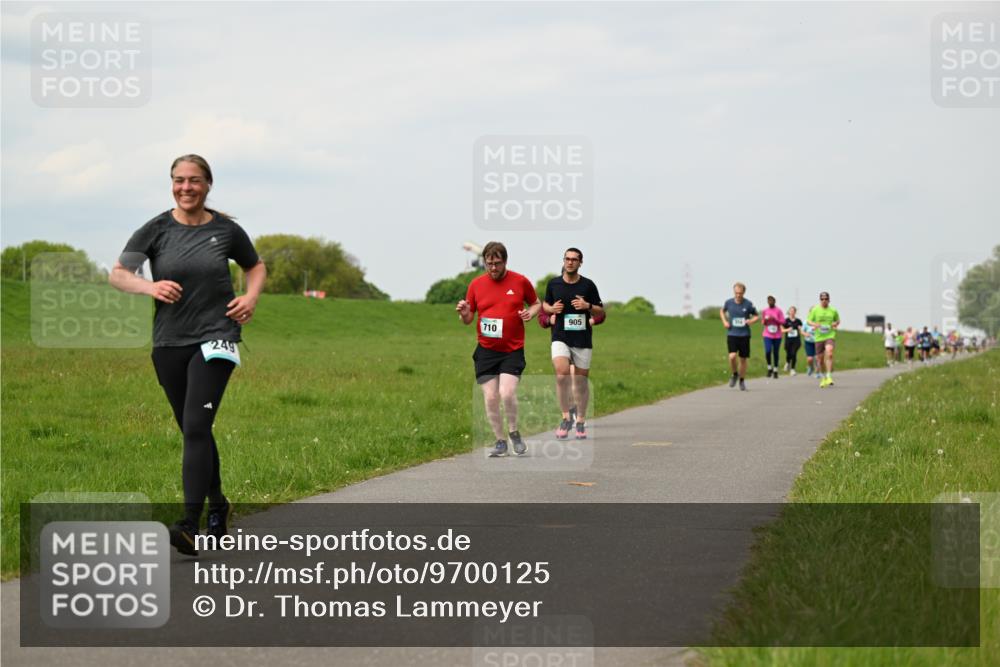 10.05.2026 - 8. Wedeler Halbmarathon Dr. Thomas Lammeyer http://msf.ph/oto/9700125 10.05.2026 11:39:04 Laufen 249, 710, 905 meine-sportfotos.de